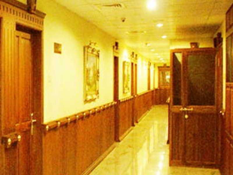 Hotel Grand Seasons à Kochi Extérieur photo