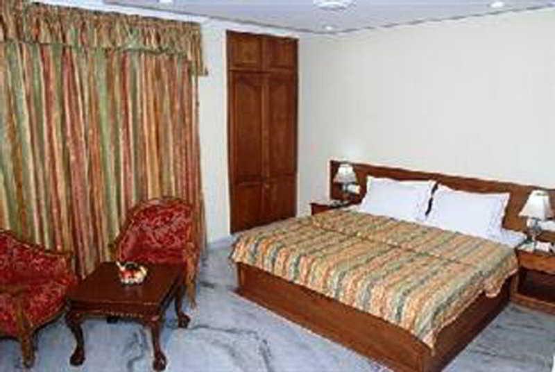 Hotel Grand Seasons à Kochi Extérieur photo